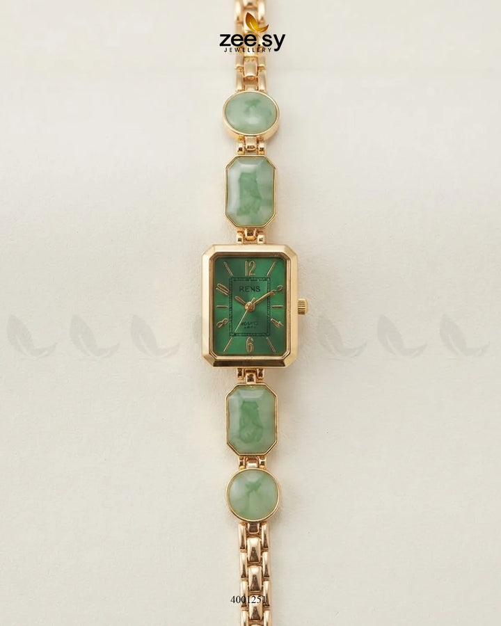AJ03 Retro square dial watch with a classic design, featuring a square face and vintage style, perfect for accessories.
