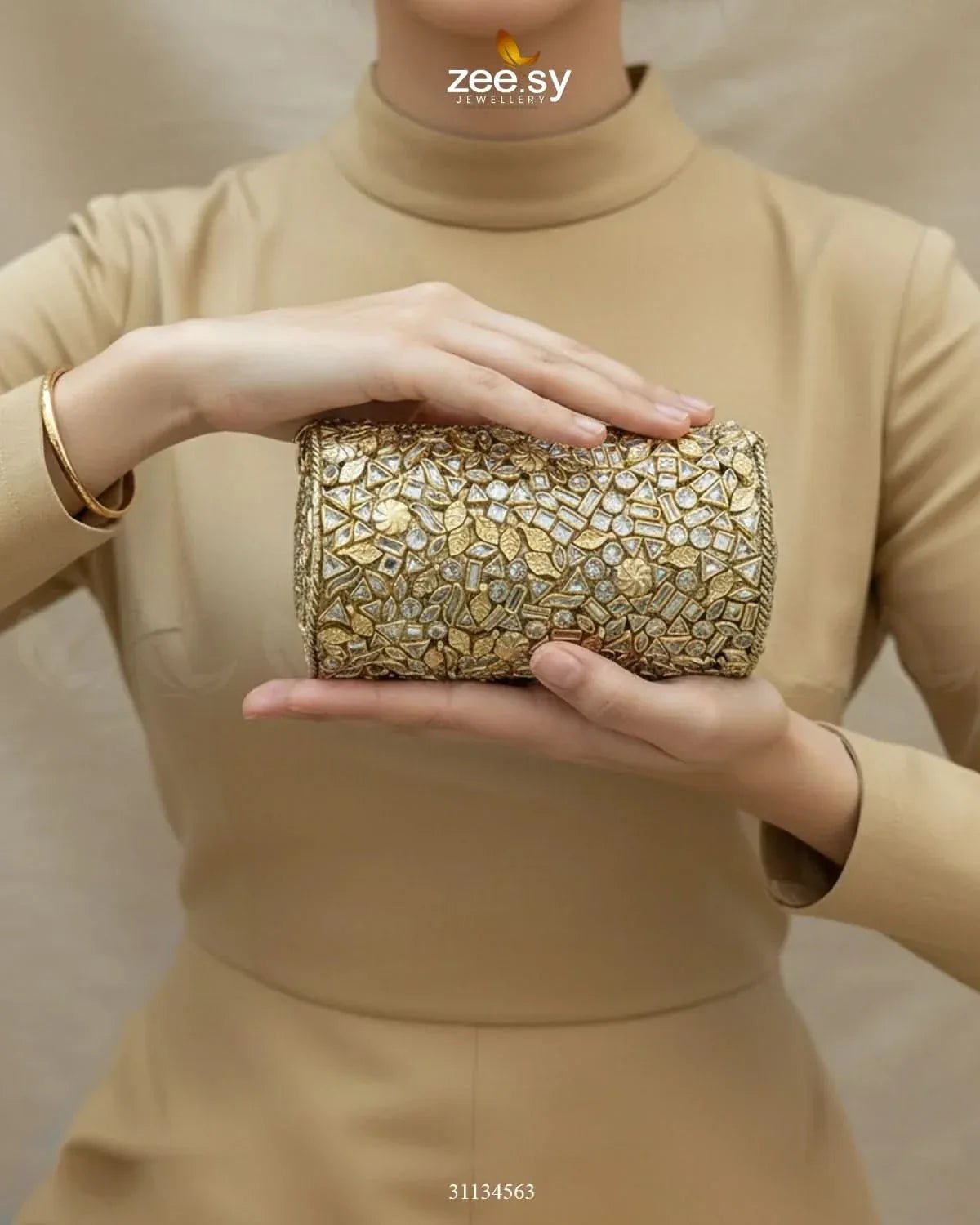 Rich Leaf Vine Clutch Bag - Zeesy.pk