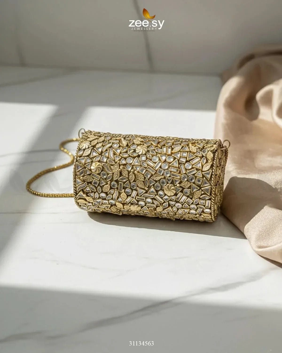 Rich Leaf Vine Clutch Bag - Zeesy.pk