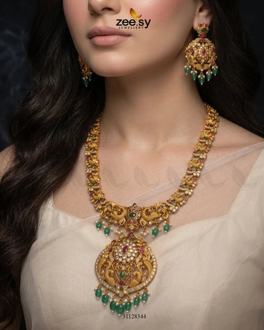 Richy Bloom Golden Necklace Set Necklace Sets - Zeesy Jewellery Pakistan | Premium Artificial & Imitation Jewellery
