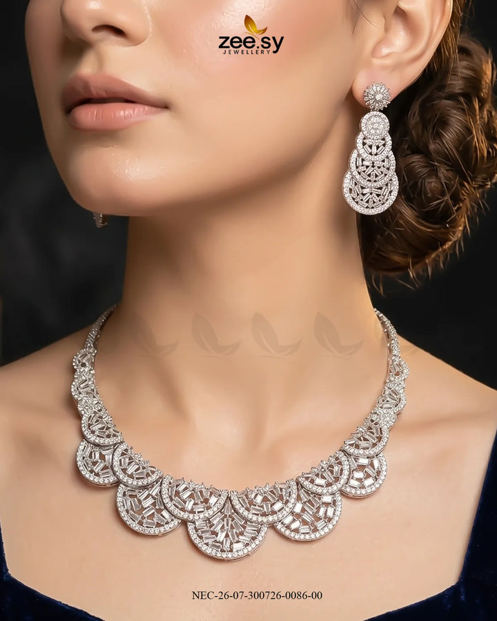 Scalloped Fan Baguette Necklace Set