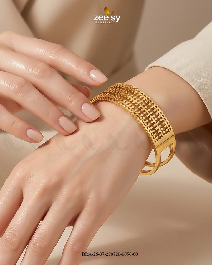 Screw Disc Pave Hinged Bracelet Bracelet - Zeesy Jewellery Pakistan | Premium Artificial & Imitation Jewellery