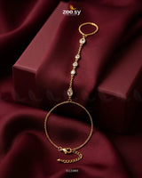 Signature Solitaire Finger Loop Bracelet Bracelet - Zeesy Jewellery Pakistan | Premium Artificial & Imitation Jewellery