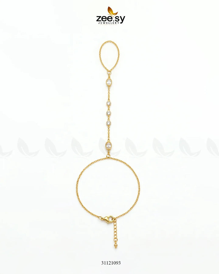Signature Solitaire Finger Loop Bracelet Bracelet - Zeesy Jewellery Pakistan | Premium Artificial & Imitation Jewellery