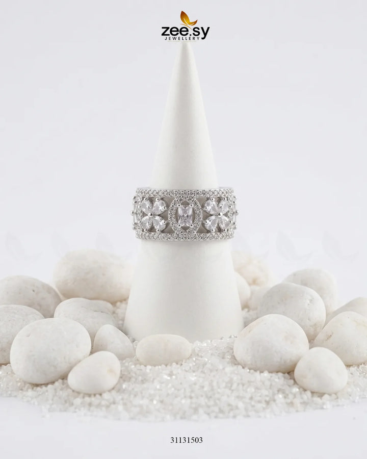 Silver Royal Oval Stone Ring Finger Ring - Zeesy Jewellery Pakistan | Premium Artificial & Imitation Jewellery