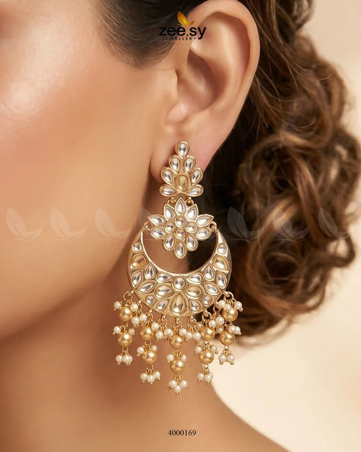 Valley Crescent Pearl Necklace Set