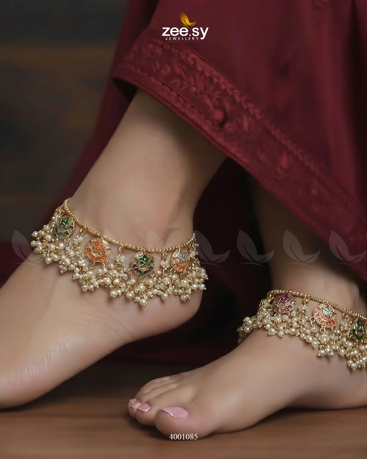 Vintage filigree pearl anklet set from SK01 featuring intricate silver designs and elegant pearl accents.