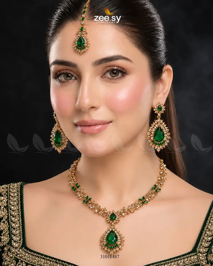 Green Zilla Necklace set by AJ03 featuring a stylish, contemporary necklace design with intricate details.