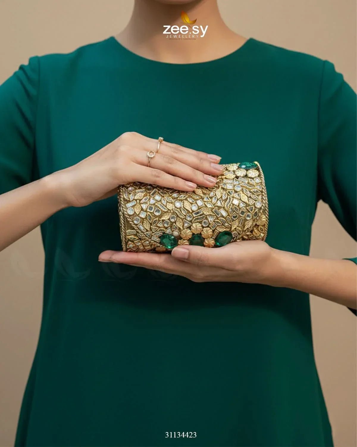 Bella Ferozah Leaf Clutch Bag ACCESSORIES - Zeesy Jewellery Pakistan | Premium Artificial & Imitation Jewellery