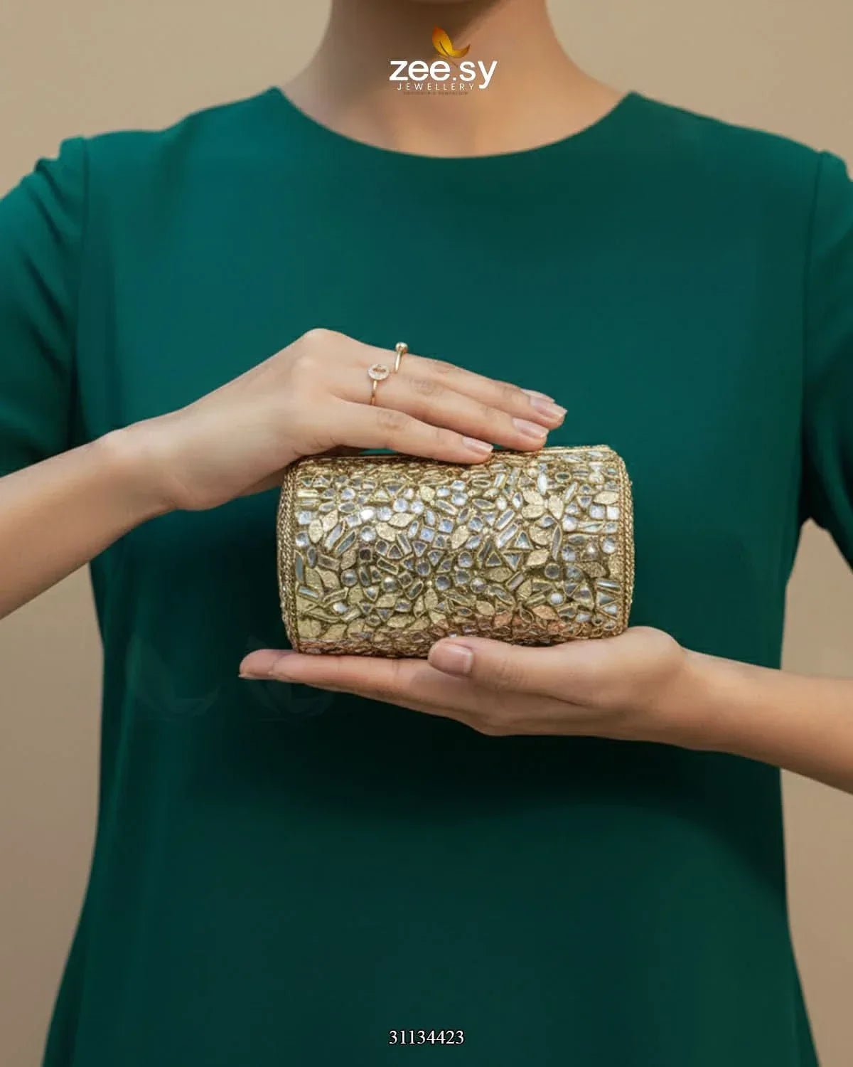 Bella Ferozah Leaf Clutch Bag ACCESSORIES - Zeesy Jewellery Pakistan | Premium Artificial & Imitation Jewellery