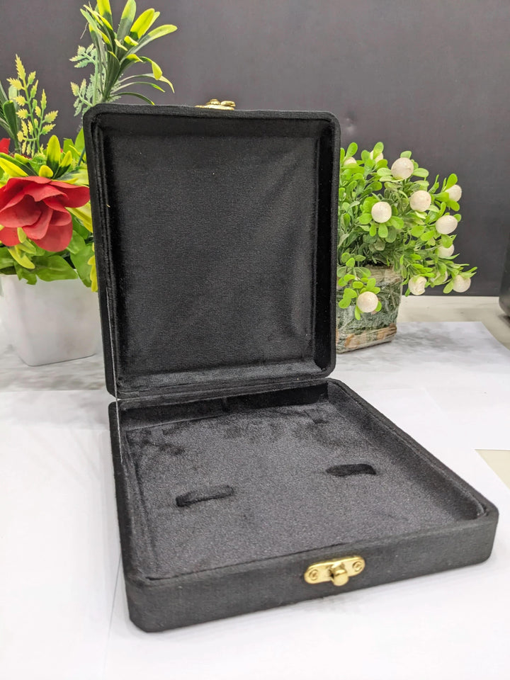 Premium Velvet Box ACCESSORIES - Zeesy Jewellery Pakistan | Premium Artificial & Imitation Jewellery