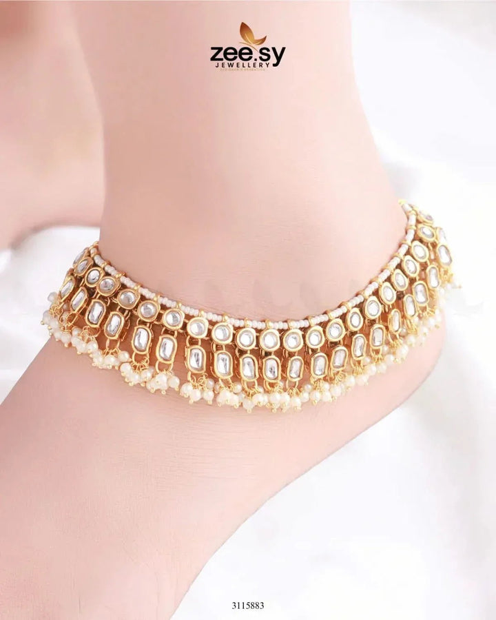 Oliena Anklets Golden White Anklets - Zeesy Jewellery Pakistan | Premium Artificial & Imitation Jewellery