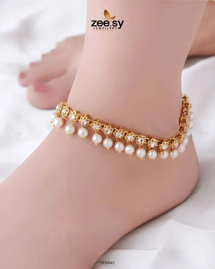 Umika Anklets Golden white Anklets - Zeesy Jewellery Pakistan | Premium Artificial & Imitation Jewellery