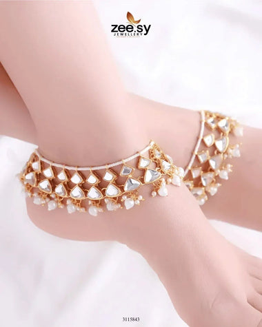 Minisha Anklets Golden White Anklets - Zeesy Jewellery Pakistan | Premium Artificial & Imitation Jewellery