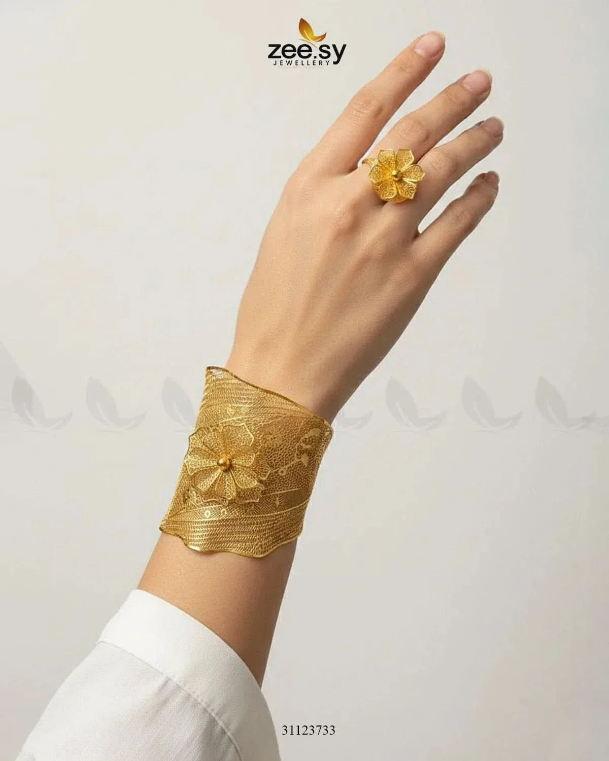 【未開封】 Alexandros BANGLE & RING SET Sculptural Filigree Bangle Ring Set | Zeesy.pk