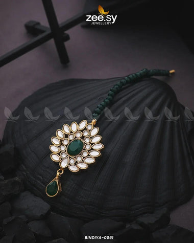 Floral Kundan Teardrop Bindiya Emerald Green bindiya - Zeesy Jewellery Pakistan | Premium Artificial & Imitation Jewellery