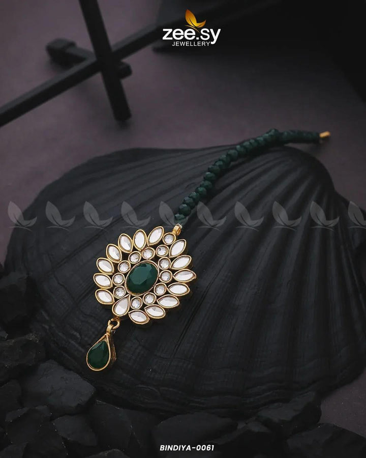 Floral Kundan Teardrop Bindiya Emerald Green bindiya - Zeesy Jewellery Pakistan | Premium Artificial & Imitation Jewellery