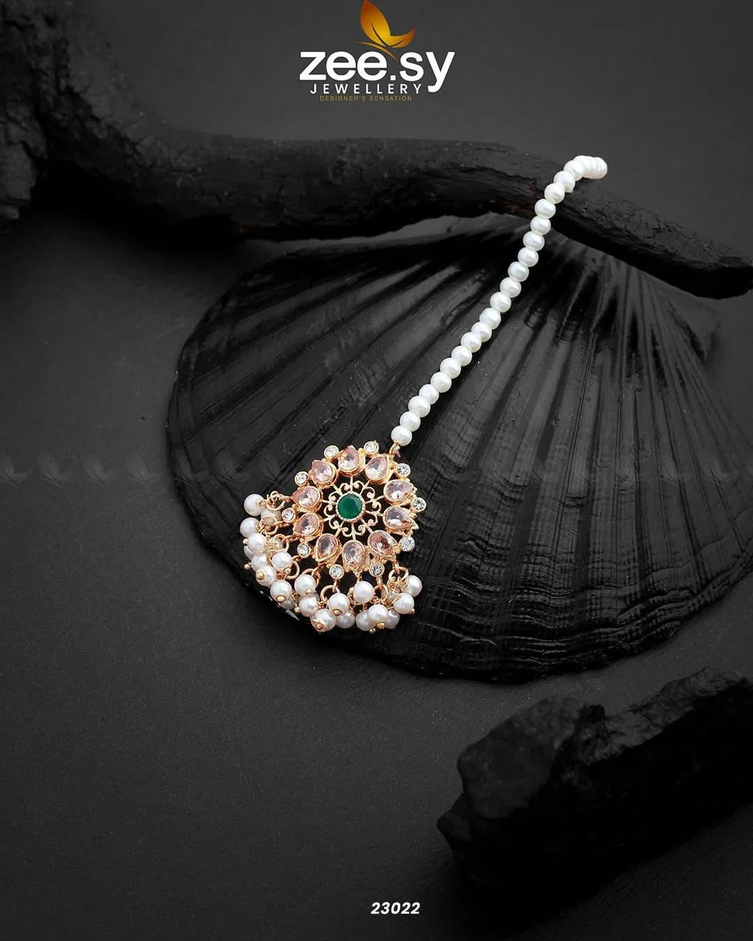 Rosebud Bindiya Green bindiya - Zeesy Jewellery Pakistan | Premium Artificial & Imitation Jewellery