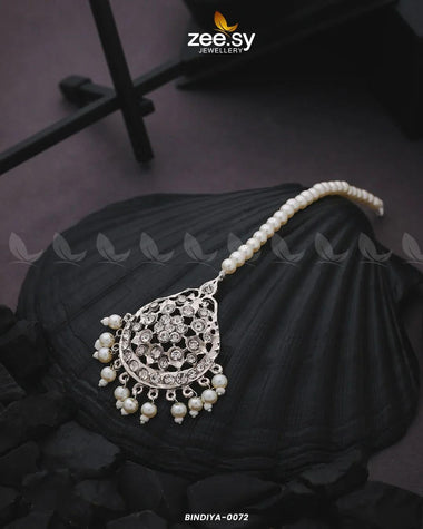Shaahi Gulnaar Pearl drop Bindiya Silver bindiya - Zeesy Jewellery Pakistan | Premium Artificial & Imitation Jewellery