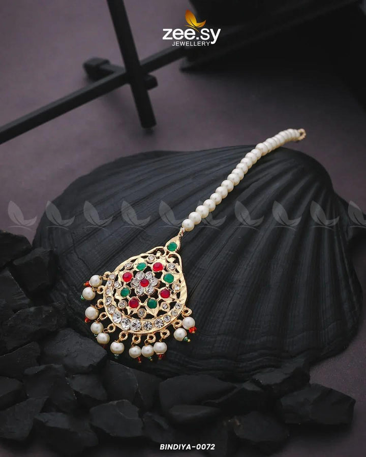 Shaahi Gulnaar Pearl drop Bindiya Red and Green bindiya - Zeesy Jewellery Pakistan | Premium Artificial & Imitation Jewellery
