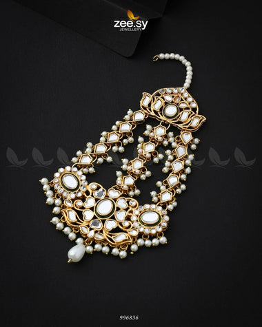 Splendid Jhumar Bindiya Green bindiya - Zeesy Jewellery Pakistan | Premium Artificial & Imitation Jewellery