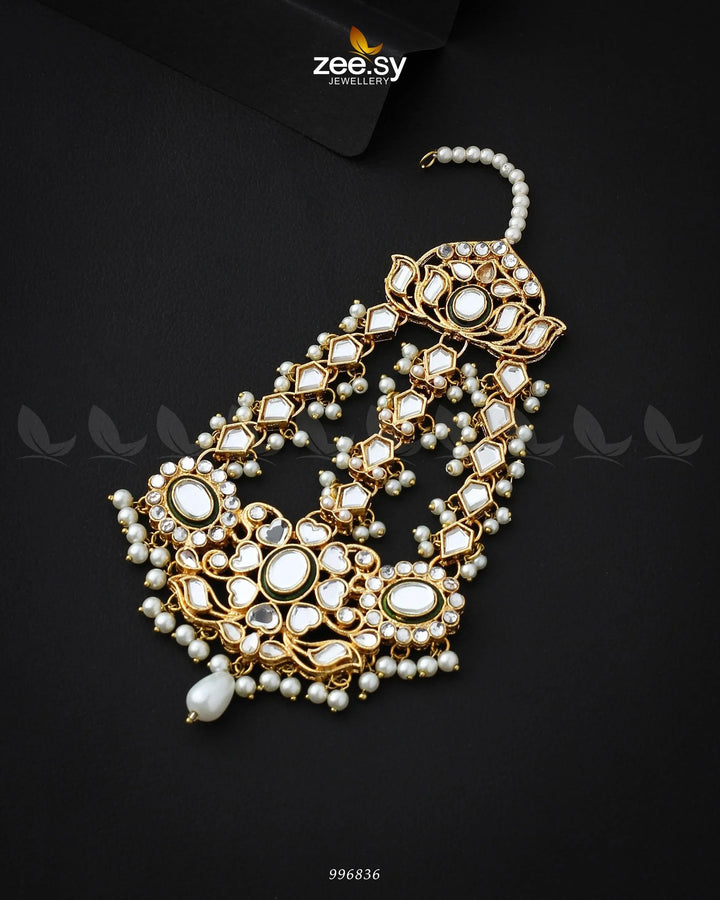 Splendid Jhumar Bindiya Green bindiya - Zeesy Jewellery Pakistan | Premium Artificial & Imitation Jewellery