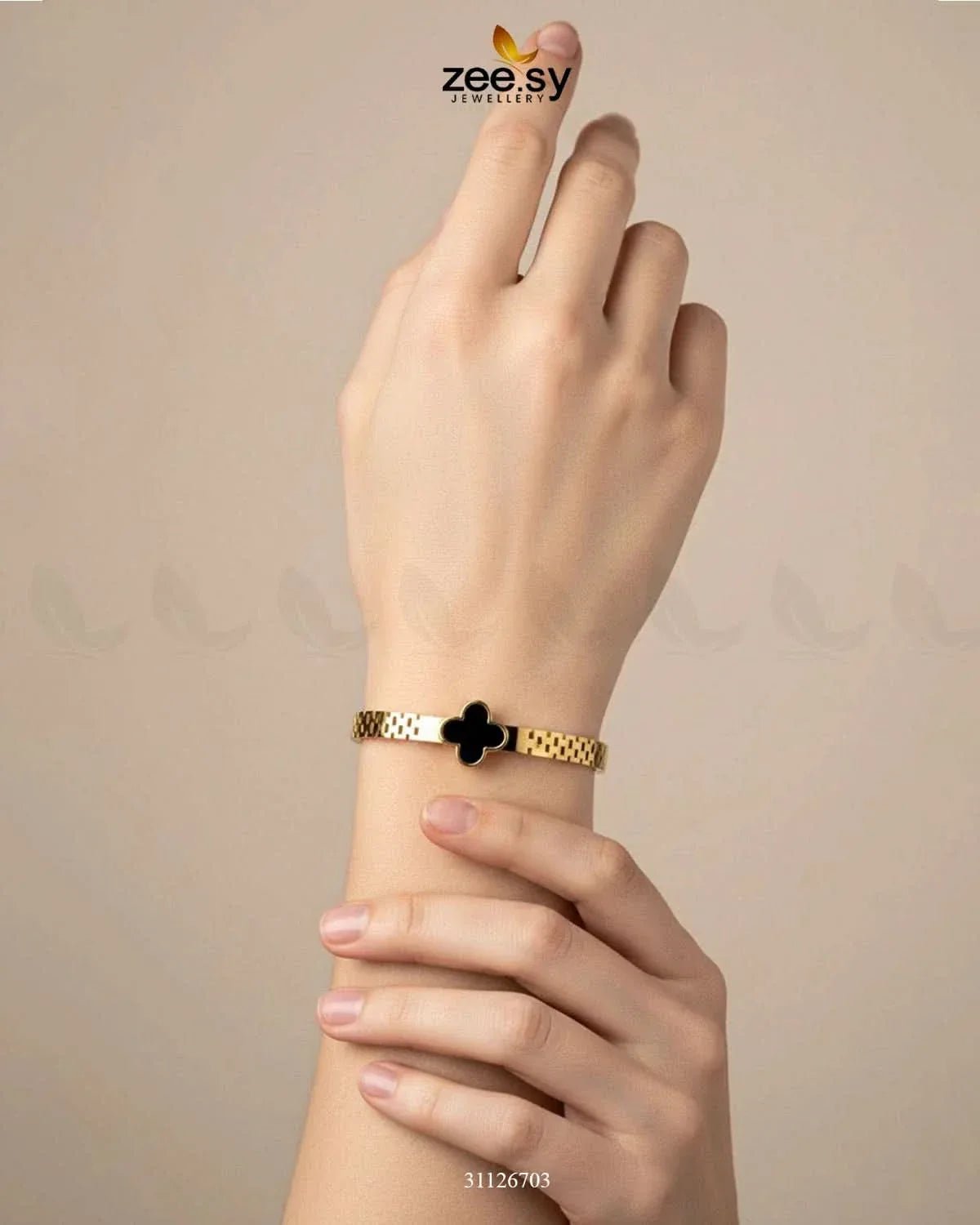 Clover Leaf Motif Bracelet Bracelet - Zeesy Jewellery Pakistan | Premium Artificial & Imitation Jewellery