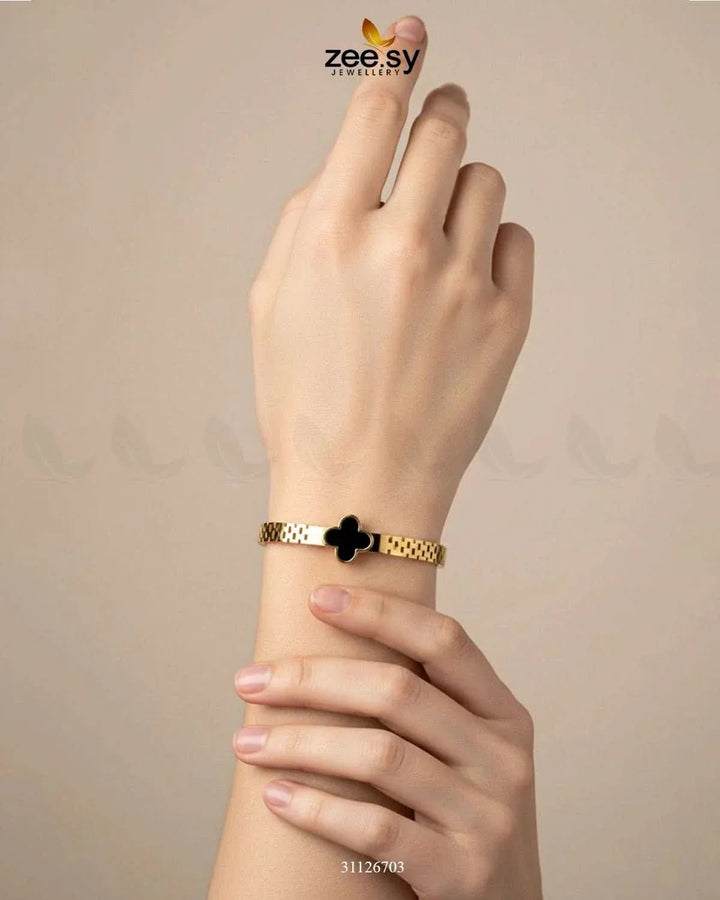 Clover Leaf Motif Bracelet Bracelet - Zeesy Jewellery Pakistan | Premium Artificial & Imitation Jewellery