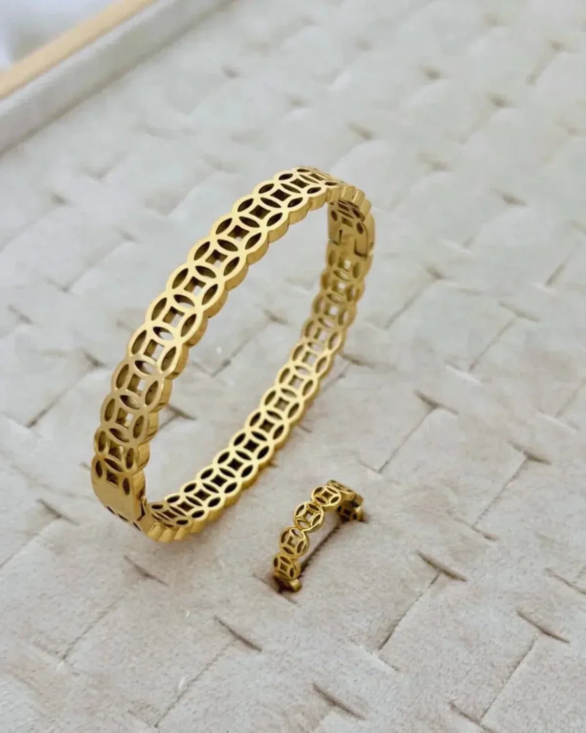 Haven Bracelet & Ring Duo Bracelet - Zeesy Jewellery Pakistan | Premium Artificial & Imitation Jewellery