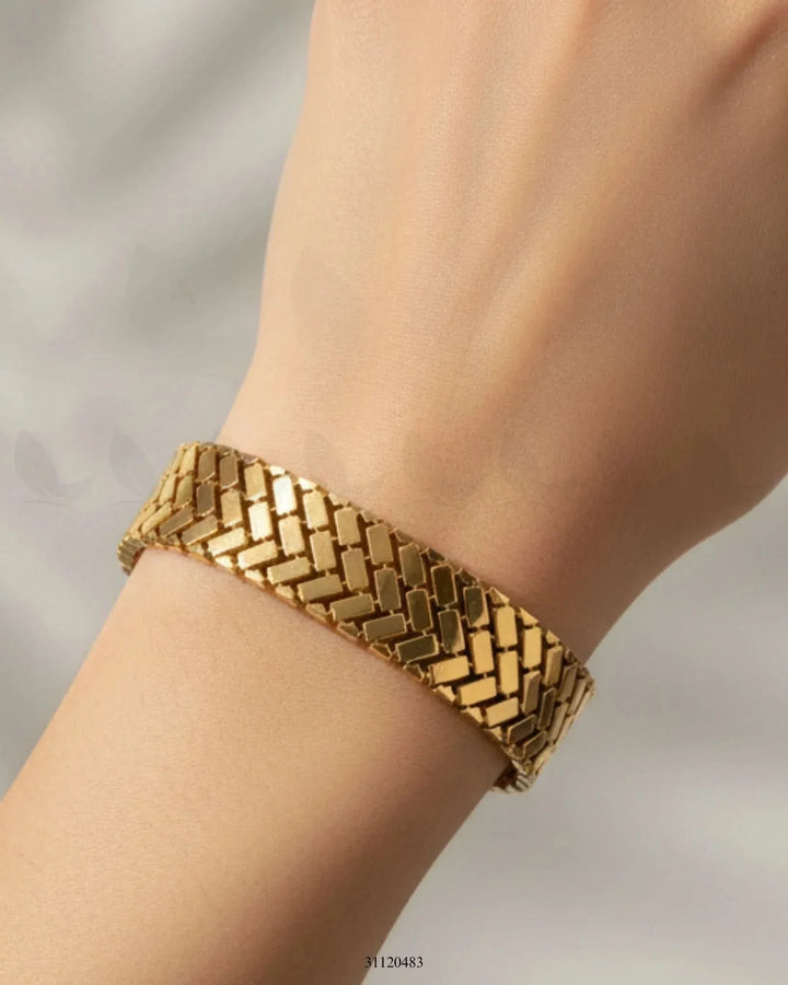 Horion Elegant Minimalist Bracelet Bracelet - Zeesy Jewellery Pakistan | Premium Artificial & Imitation Jewellery