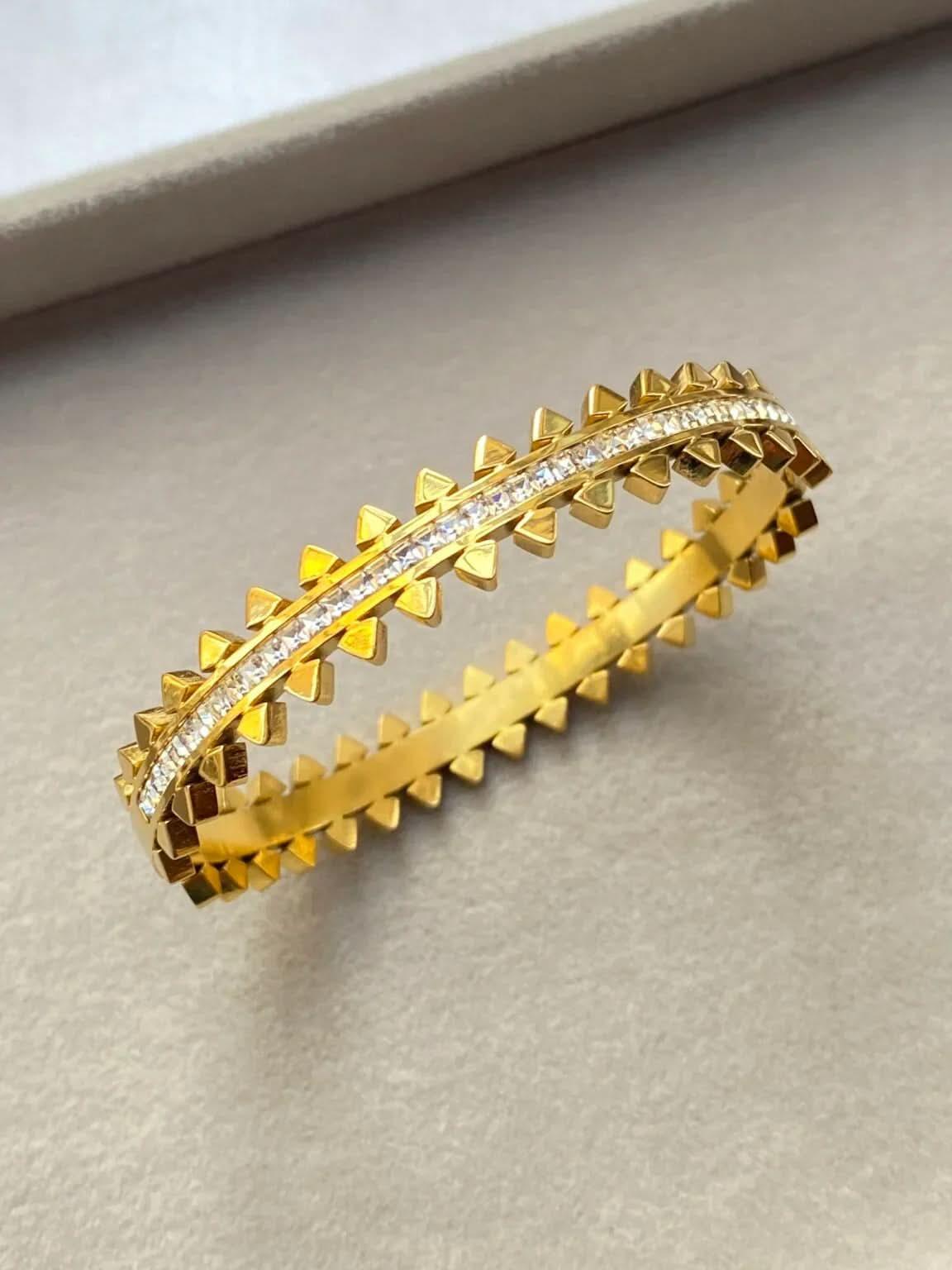 Lariat Gold Toned Geometric Bracelet Bracelet - Zeesy Jewellery Pakistan | Premium Artificial & Imitation Jewellery