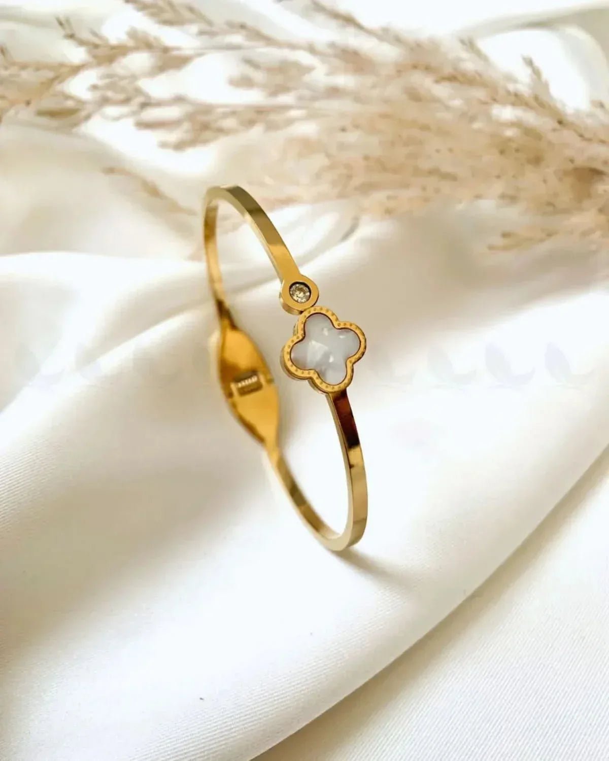 Lume Slender Luminous Bracelet Bracelet - Zeesy Jewellery Pakistan | Premium Artificial & Imitation Jewellery