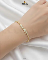 Majestic Arrow Pattern Bracelet - Zeesy.pk