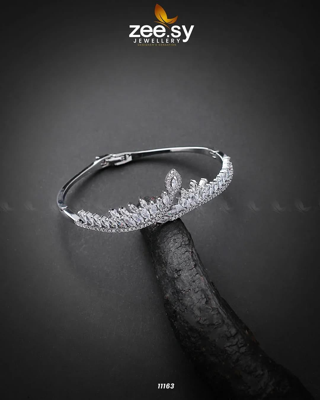 Sphere Bracelet - Zeesy.pk