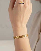 Steeze Leaf Stainless Steel Bracelet Bracelet - Zeesy Jewellery Pakistan | Premium Artificial & Imitation Jewellery