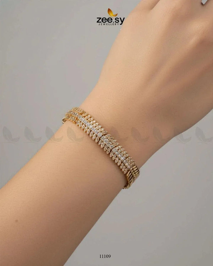Magic Enchanting Unique Bracelet Bracelet - Zeesy Jewellery Pakistan | Premium Artificial & Imitation Jewellery