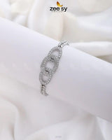 Three Linked Circles Bracelet - Zeesy.pk