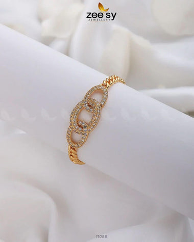 Three Linked Circles Bracelet Golden Bracelet - Zeesy Jewellery Pakistan | Premium Artificial & Imitation Jewellery