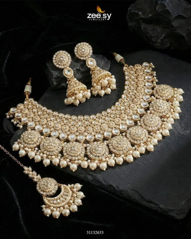 Royal Flower Kundan Bridal Set Golden Pearl Bridal Set - Zeesy Jewellery Pakistan | Premium Artificial & Imitation Jewellery
