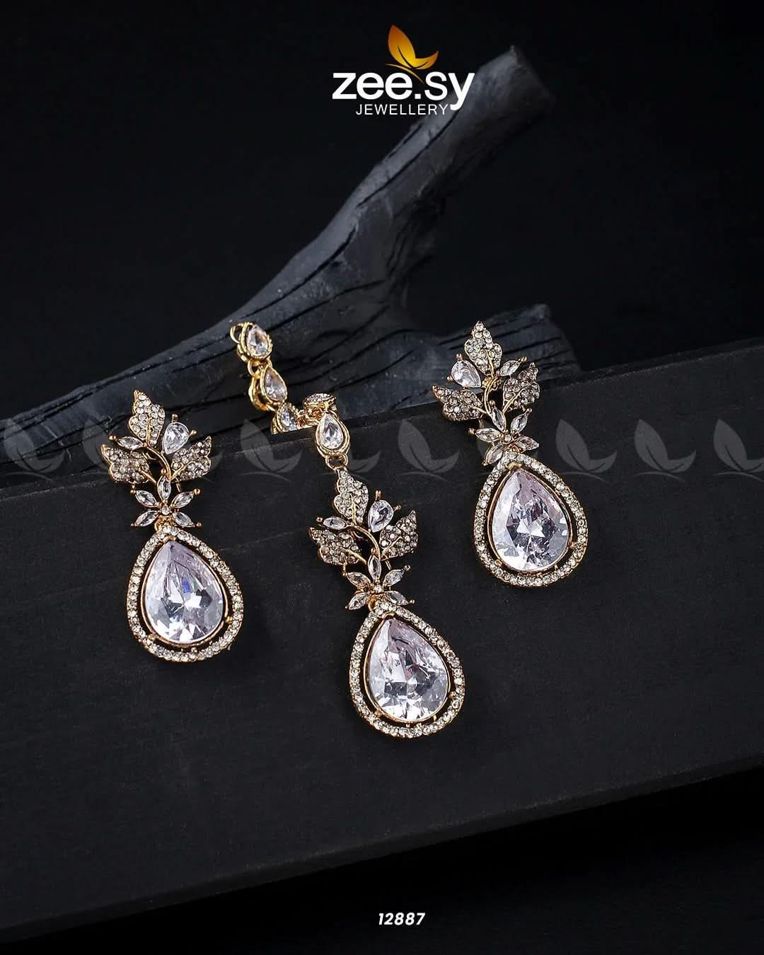 Crocus Earrings Set Golden White Earrings - Zeesy Jewellery Pakistan | Premium Artificial & Imitation Jewellery
