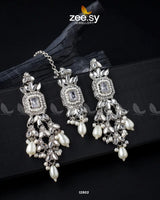 Dictamnus Earrings - Zeesy.pk
