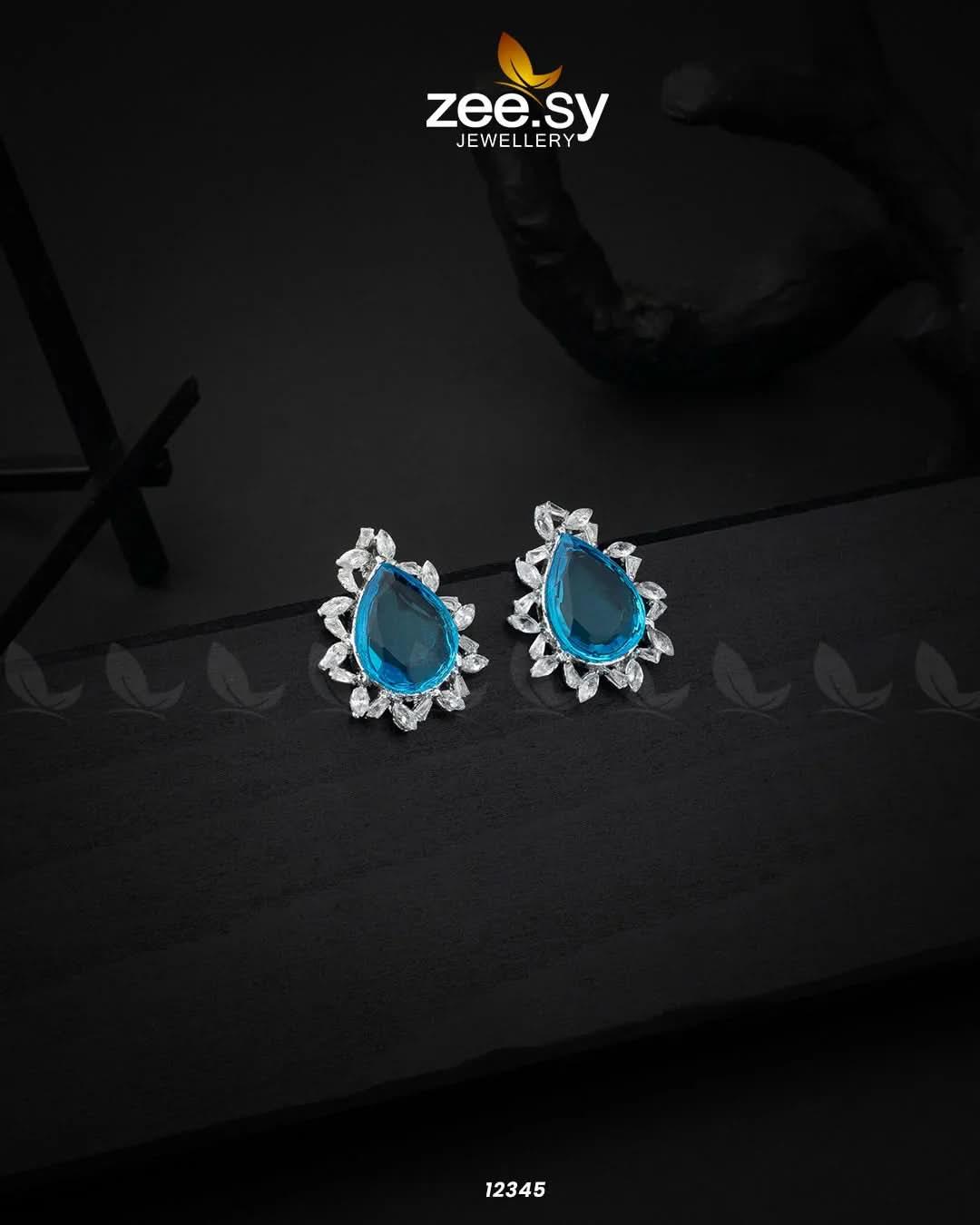 Oval Star Earrings - Zeesy.pk