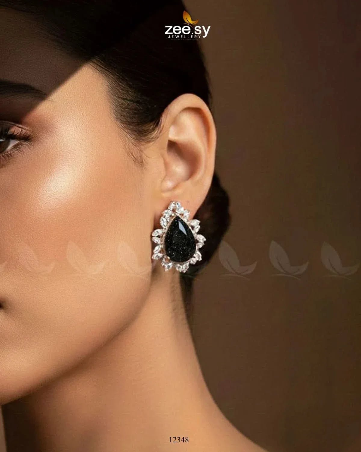 Oval Star Earrings - Zeesy.pk