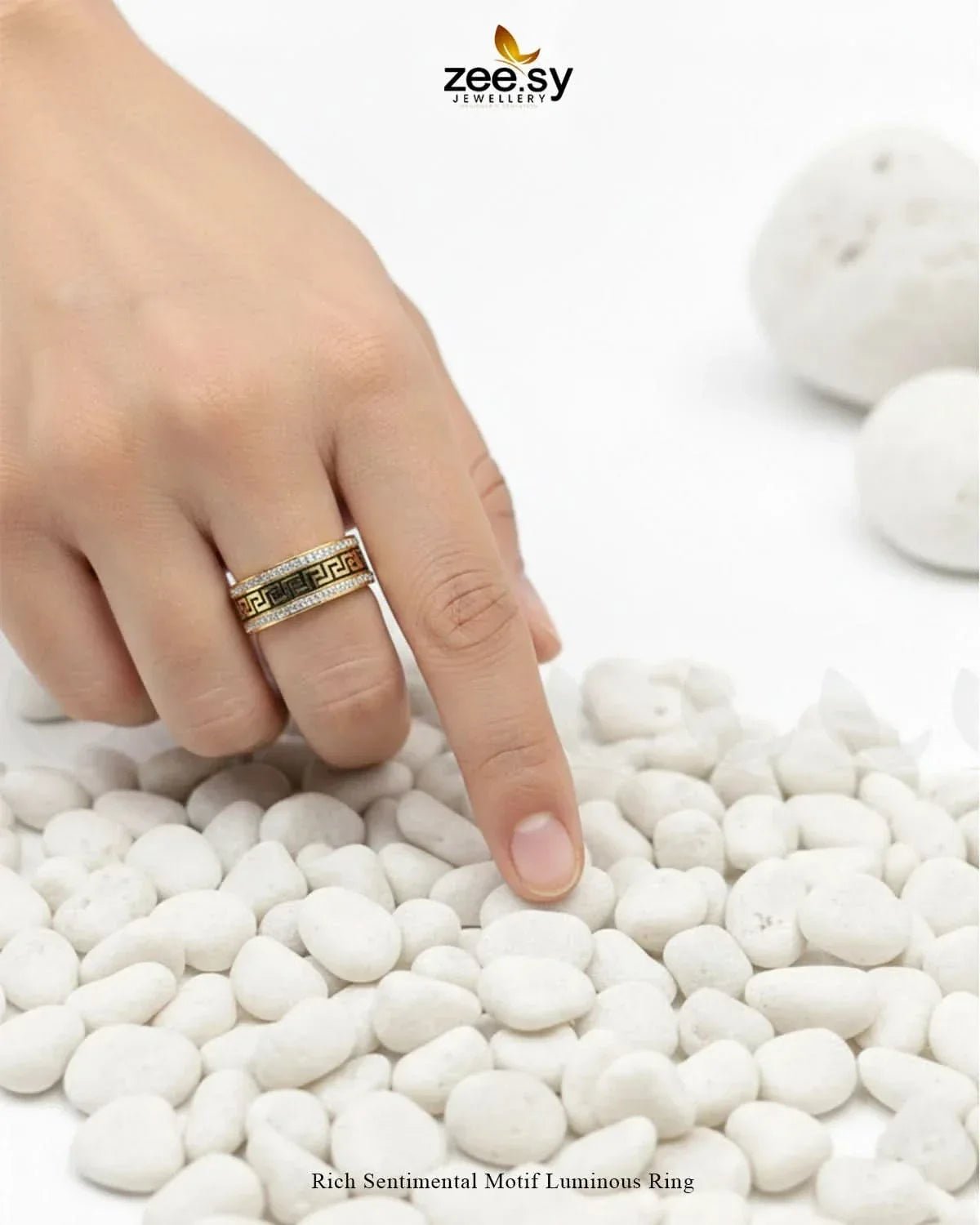 Rich Sentimental Motif Luminous Ring Finger Ring - Zeesy Jewellery Pakistan | Premium Artificial & Imitation Jewellery