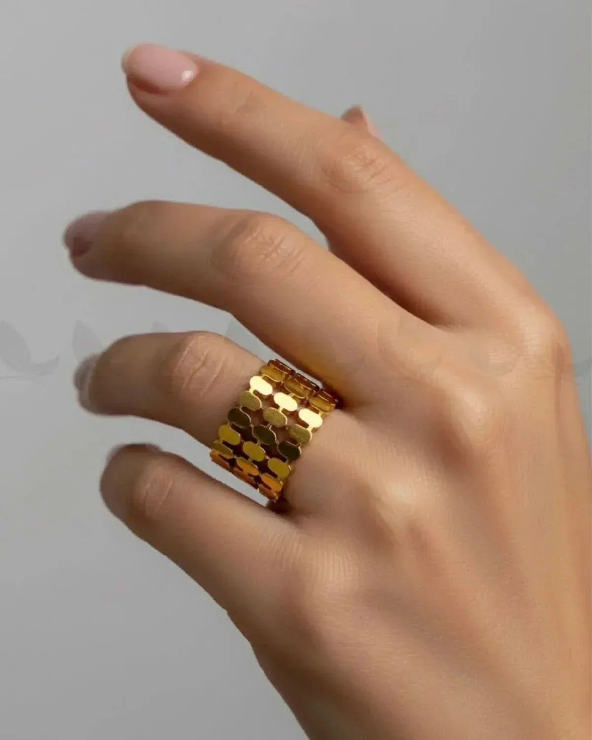 Continuum Endless Band Ring Finger Ring - Zeesy Jewellery Pakistan | Premium Artificial & Imitation Jewellery