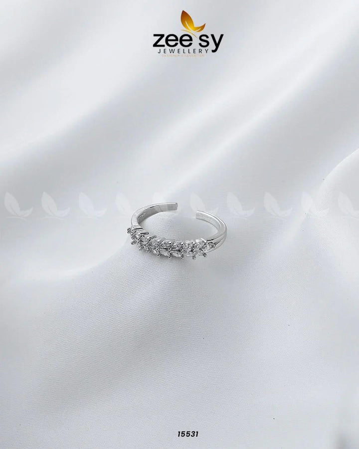 Tiana's Ring Finger Ring - Zeesy Jewellery Pakistan | Premium Artificial & Imitation Jewellery