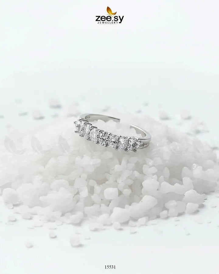 Tiana's Ring Finger Ring - Zeesy Jewellery Pakistan | Premium Artificial & Imitation Jewellery