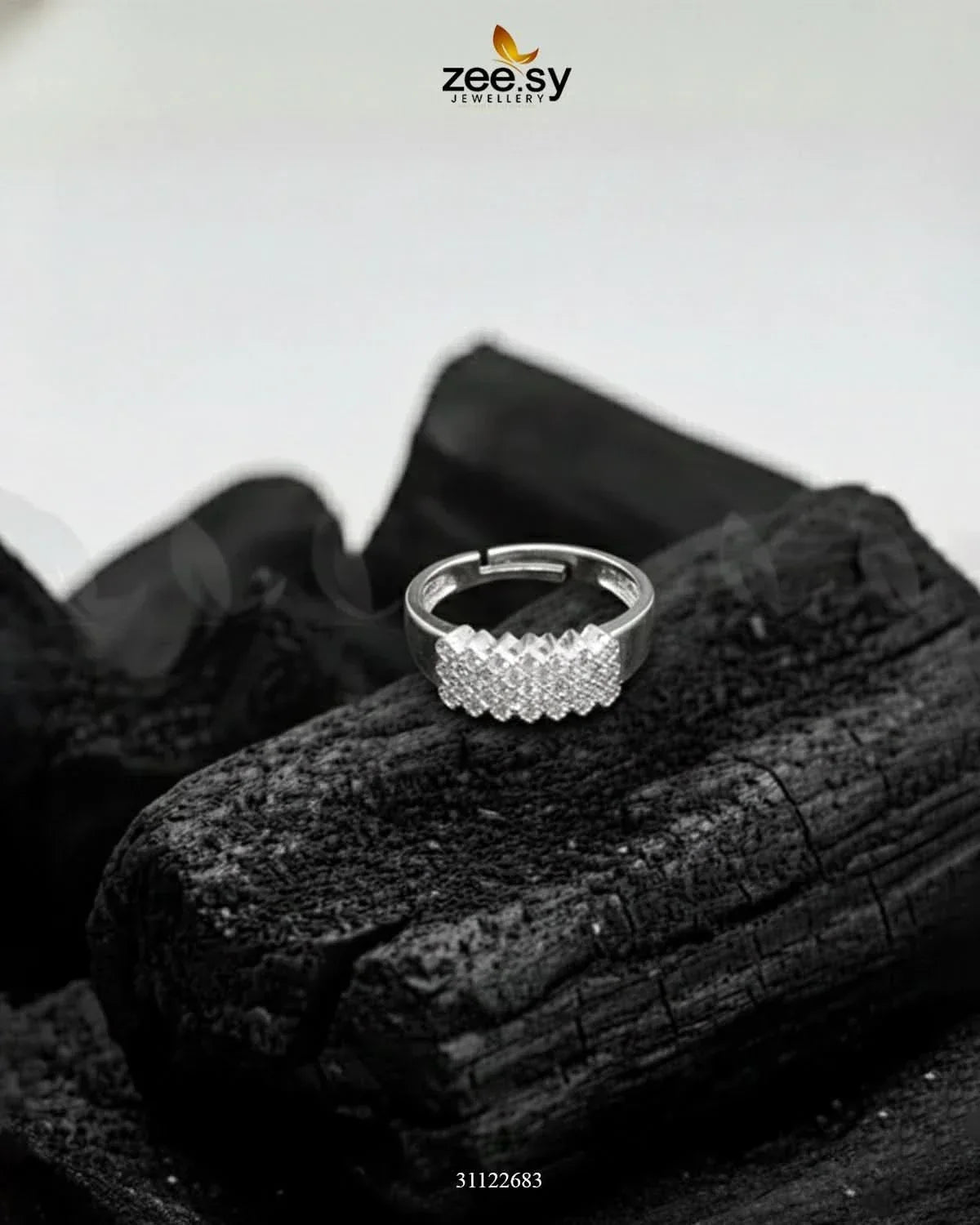 Artisan Geometric Band Ring Silver Finger Ring - Zeesy Jewellery Pakistan | Premium Artificial & Imitation Jewellery