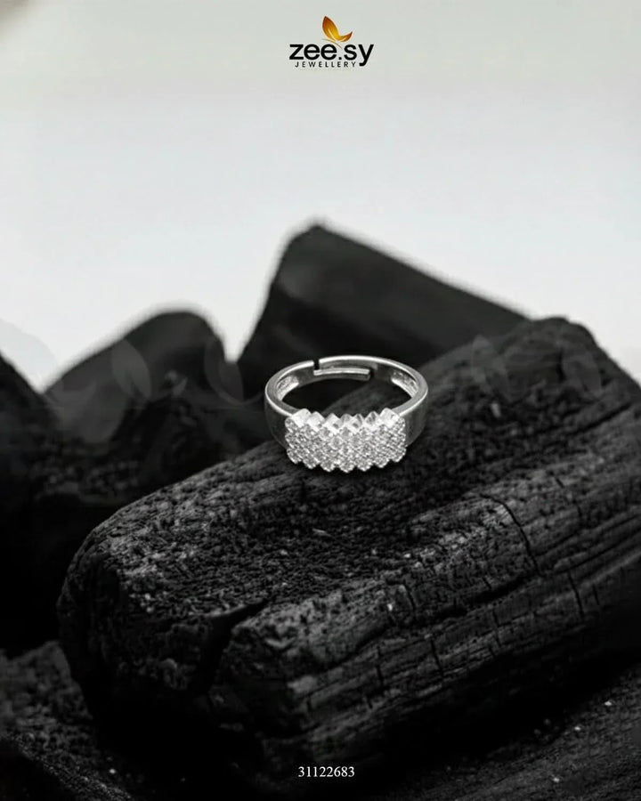 Artisan Geometric Band Ring Silver Finger Ring - Zeesy Jewellery Pakistan | Premium Artificial & Imitation Jewellery