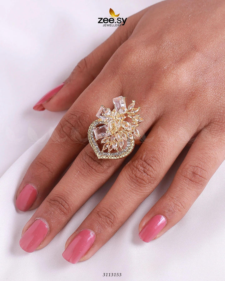 Hoya Ring Golden White Finger Ring - Zeesy Jewellery Pakistan | Premium Artificial & Imitation Jewellery